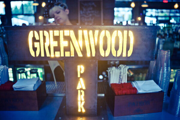 Williamsburg hookup bar