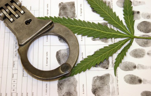 marijuana-handcuffs-eb-600x381.jpeg