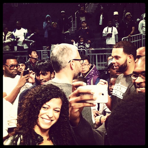 Deron Williams, talking to fans at the Nets Open Practice. Deron Williams, talking to fans at the Nets Open Practice.