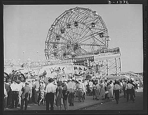 Coneys_iland_Wonder_Wheel_1941.jpg