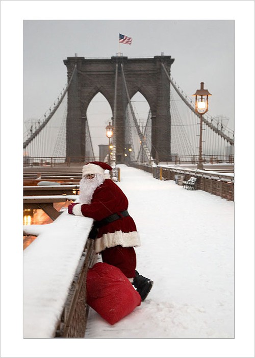 Santa-Watching-Traffic-on-Brooklyn-Bridge-HPC2979-lg.jpg