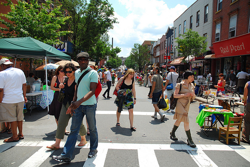 Brooklyn walking Williamsburg