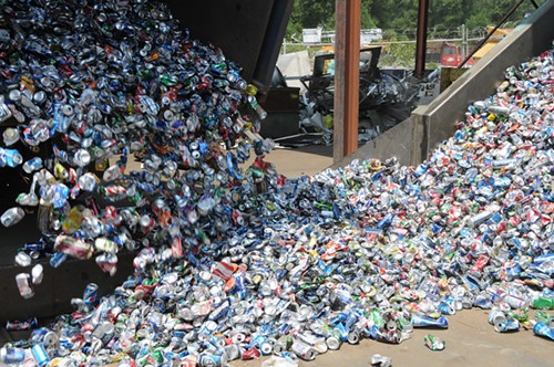 Recycling aluminum cans metal