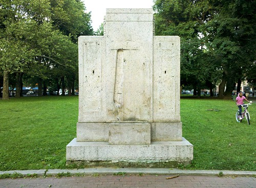 Saratoga Park Brooklyn war memorial