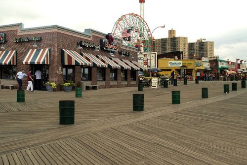 NOT REAL. A horrifying artists-fantasy. Coney Island Applebees