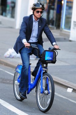 Anthony Weiner on a Citibike