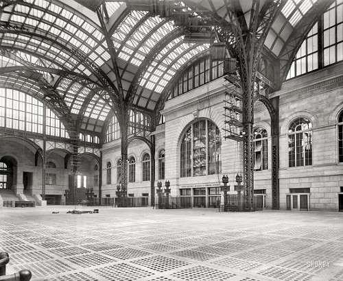 The old Penn Station. It looks absolutely NOTHING like this anymore. The old Penn Station. It looks absolutely NOTHING like this anymore.