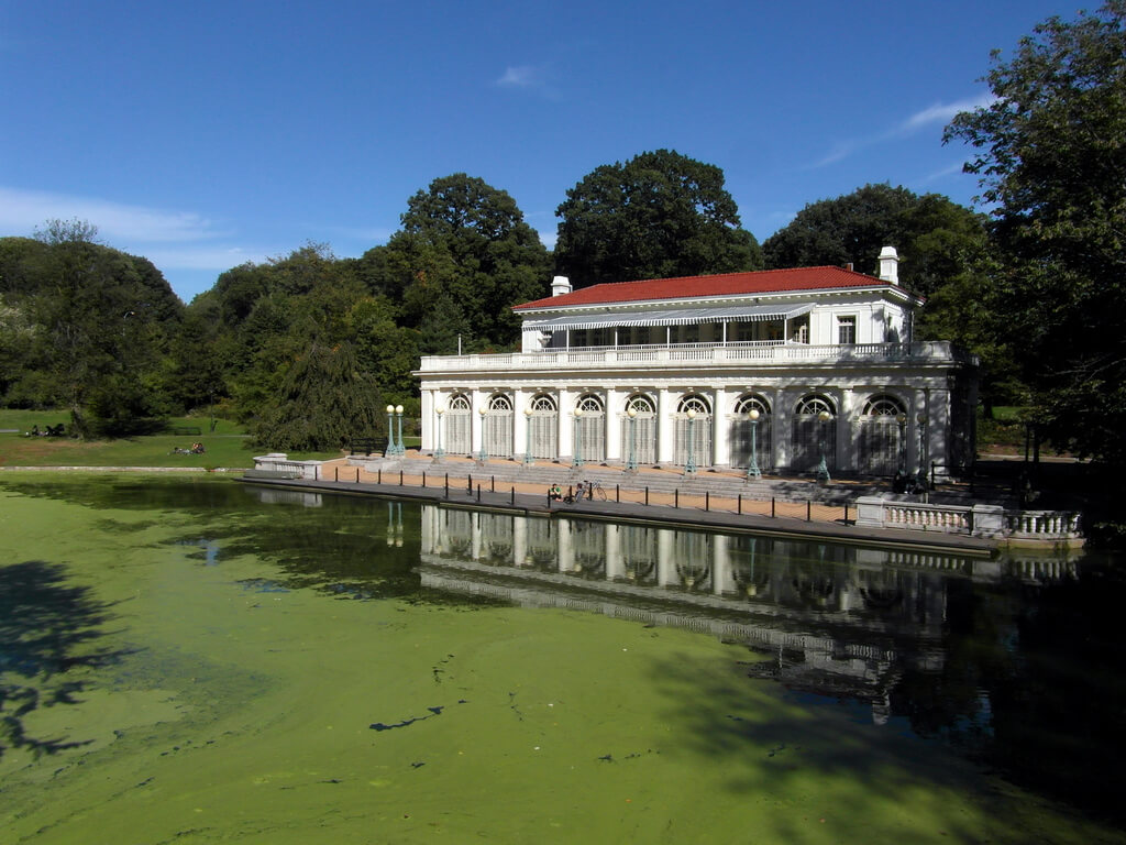 Photo by richard sharrocks