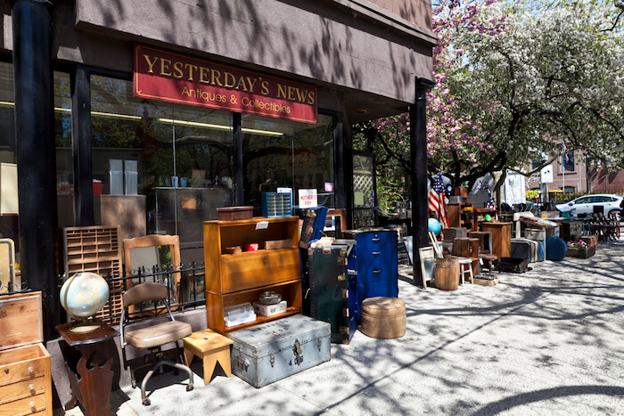 CourtSt_YesterdaysNews_MG_1113