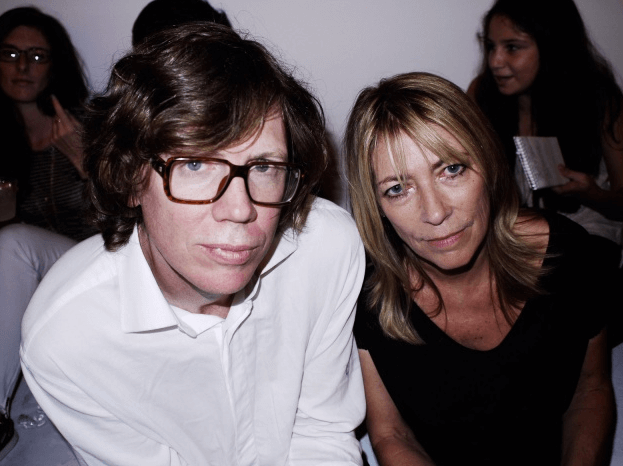 Thurston Moore is a dick