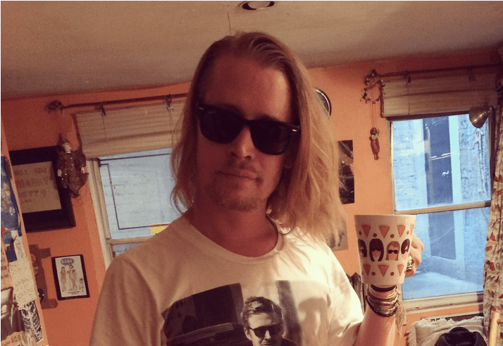 Macaulay Culkin's Band The Pizza Underground Were Booed Offstage :( Macaulay Culkin's Band The Pizza Underground Were Booed Offstage :(