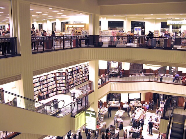 Barnes_&_Noble_Interior