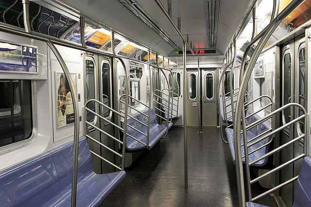 640px-Empty_subway_in_NYC
