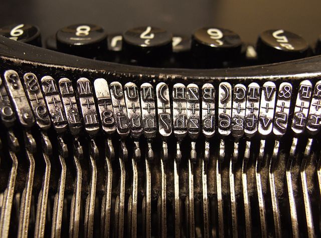 640px-Typewriters