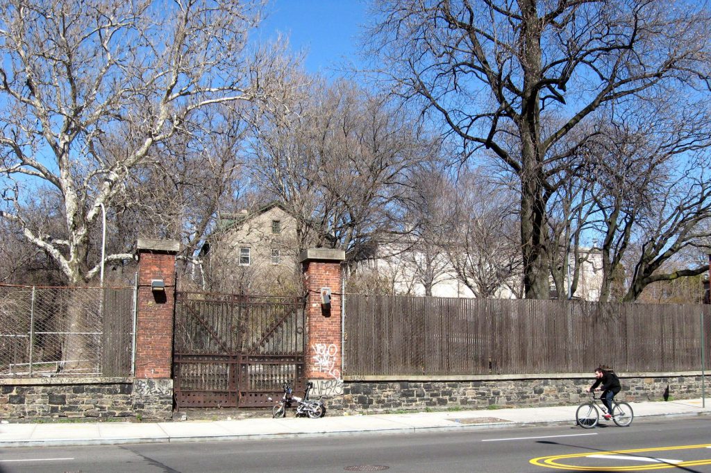 Ryerson Avenue Gate