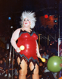 Divine, 1982