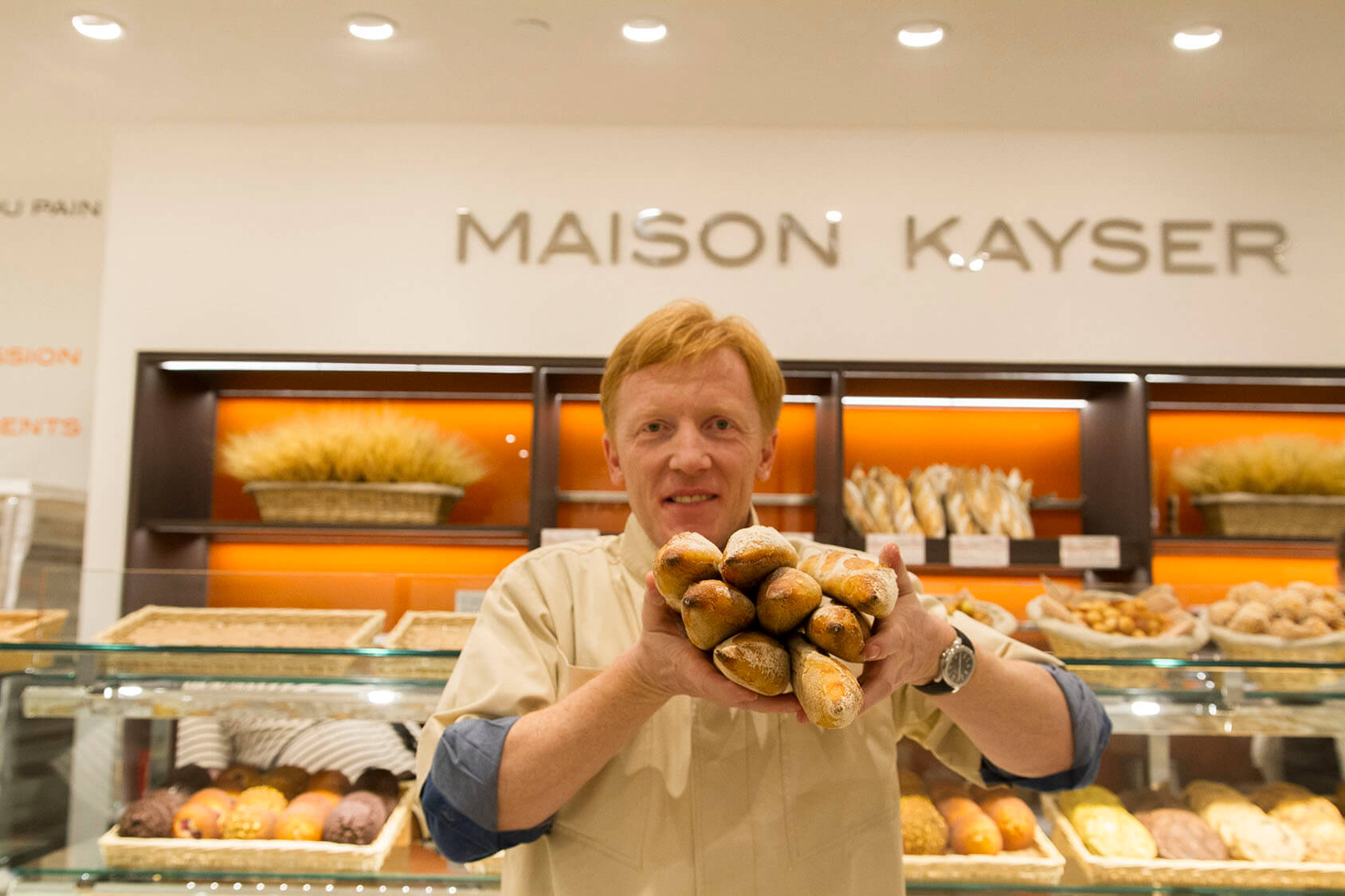 Eric Kayser with baguettes!