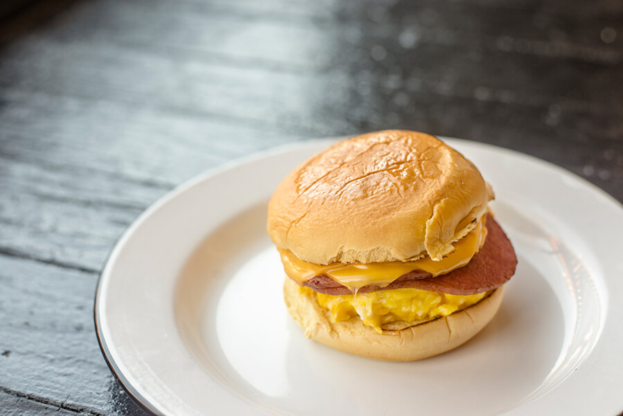 Cheesy Scrambled Eggs & Bacon Breakfast Sandwich - Martin's Famous Potato  Rolls and Bread