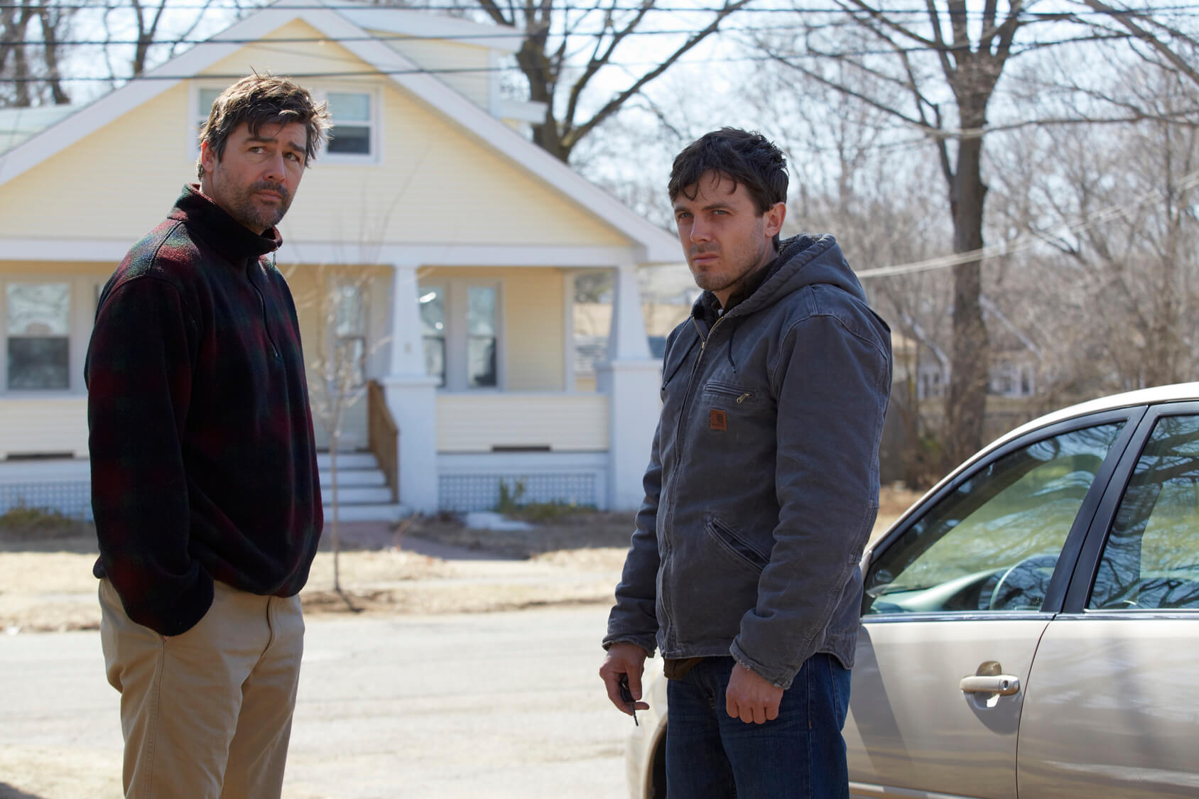 kyle-chandler-casey-affleck-credit_-claire-folger-courtesy-of-amazon-studios-and-roadside-attractions1467243360