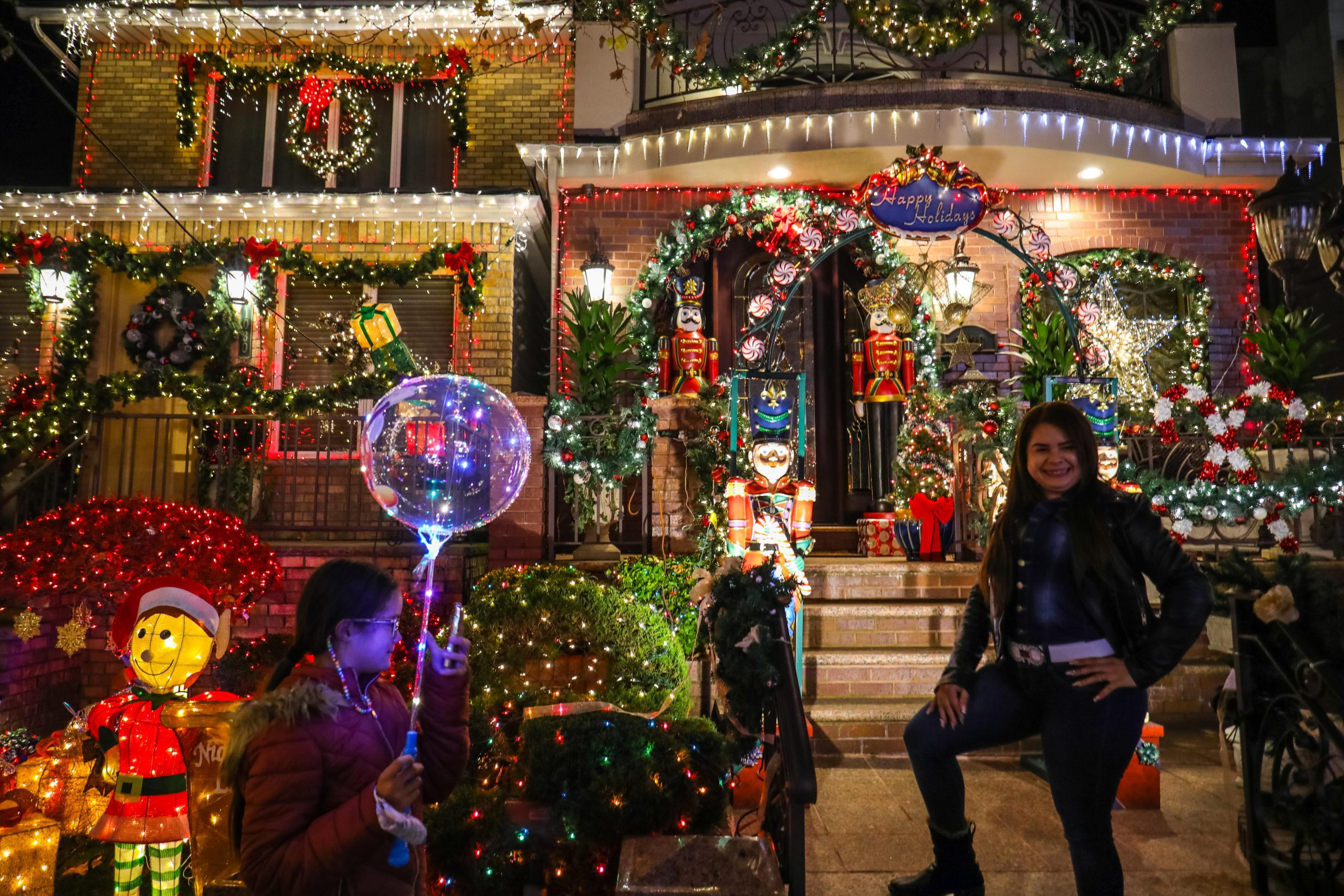 Next Year, Check Out These AWESOME Las Vegas Christmas Decorations (Las  Vegas? REALLY?) - The Modest Mansion