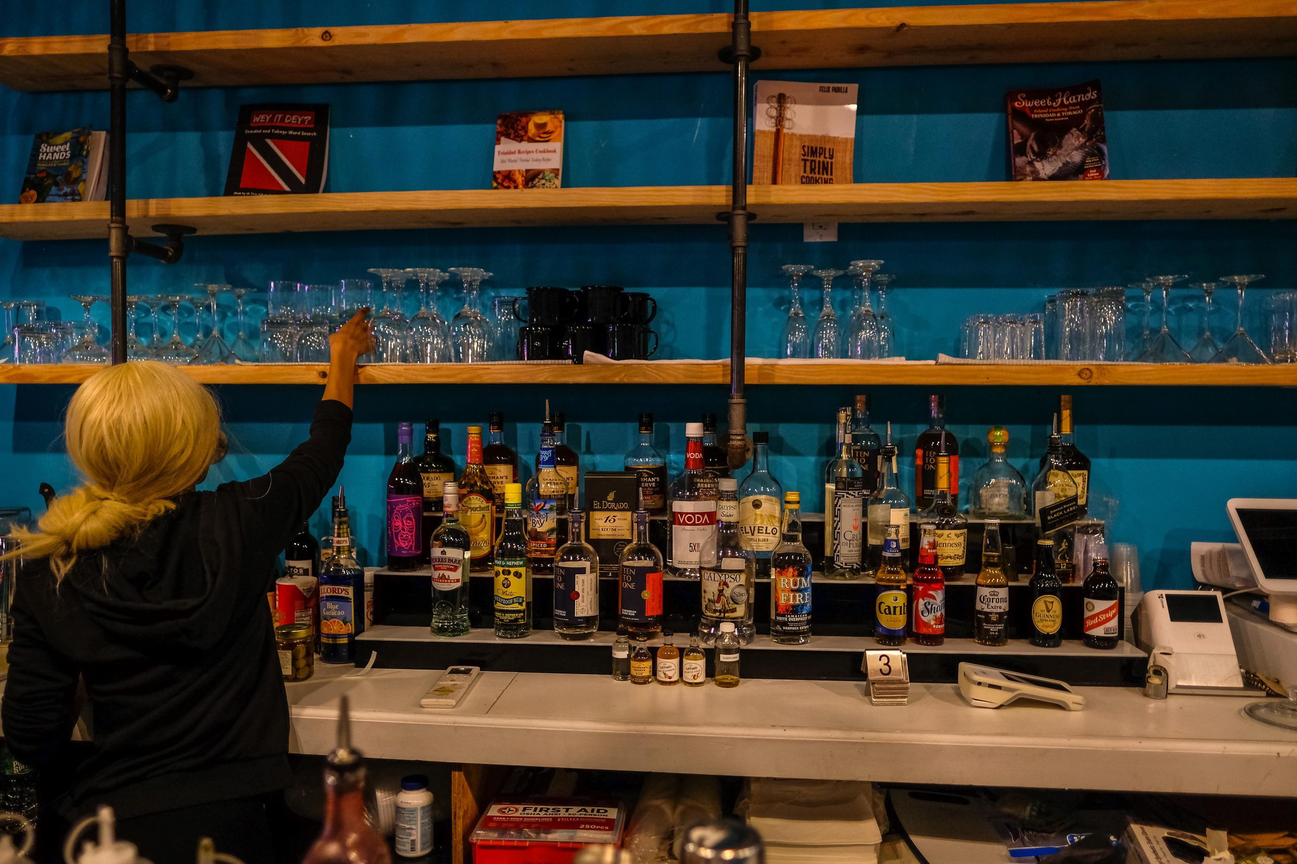 Yardy Rum Bar - mrb9vd3