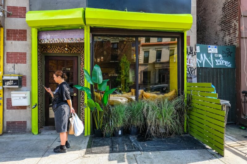 Storefront of Bong in Brooklyn