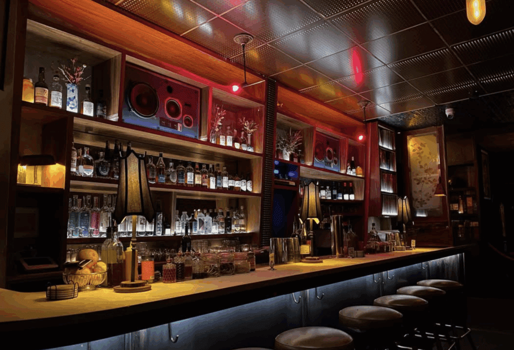 The bar room at Honeycomb in Park Slope 