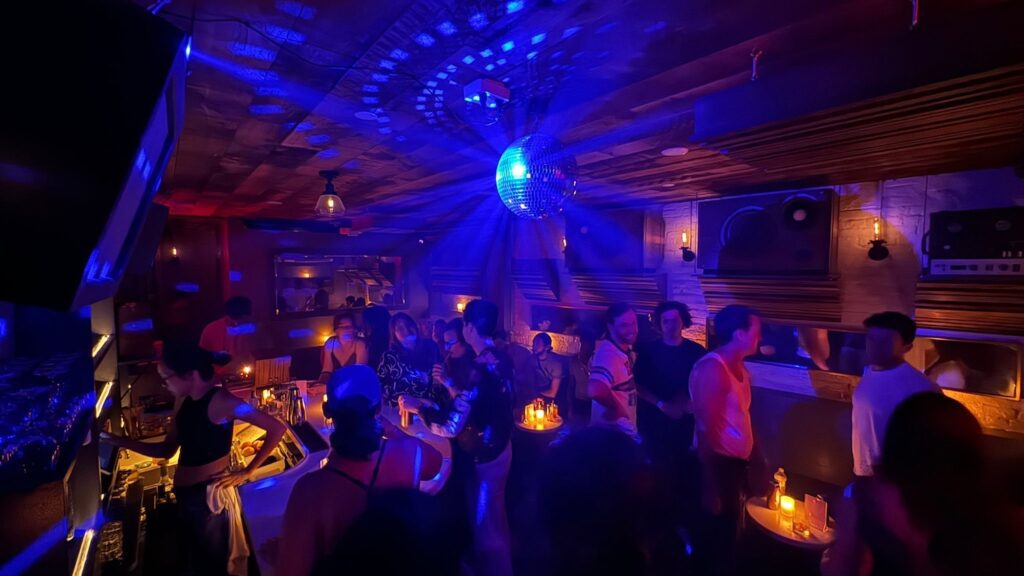 A recent night at Suono, the hi-fi listening bar in Bed-Stuy. 