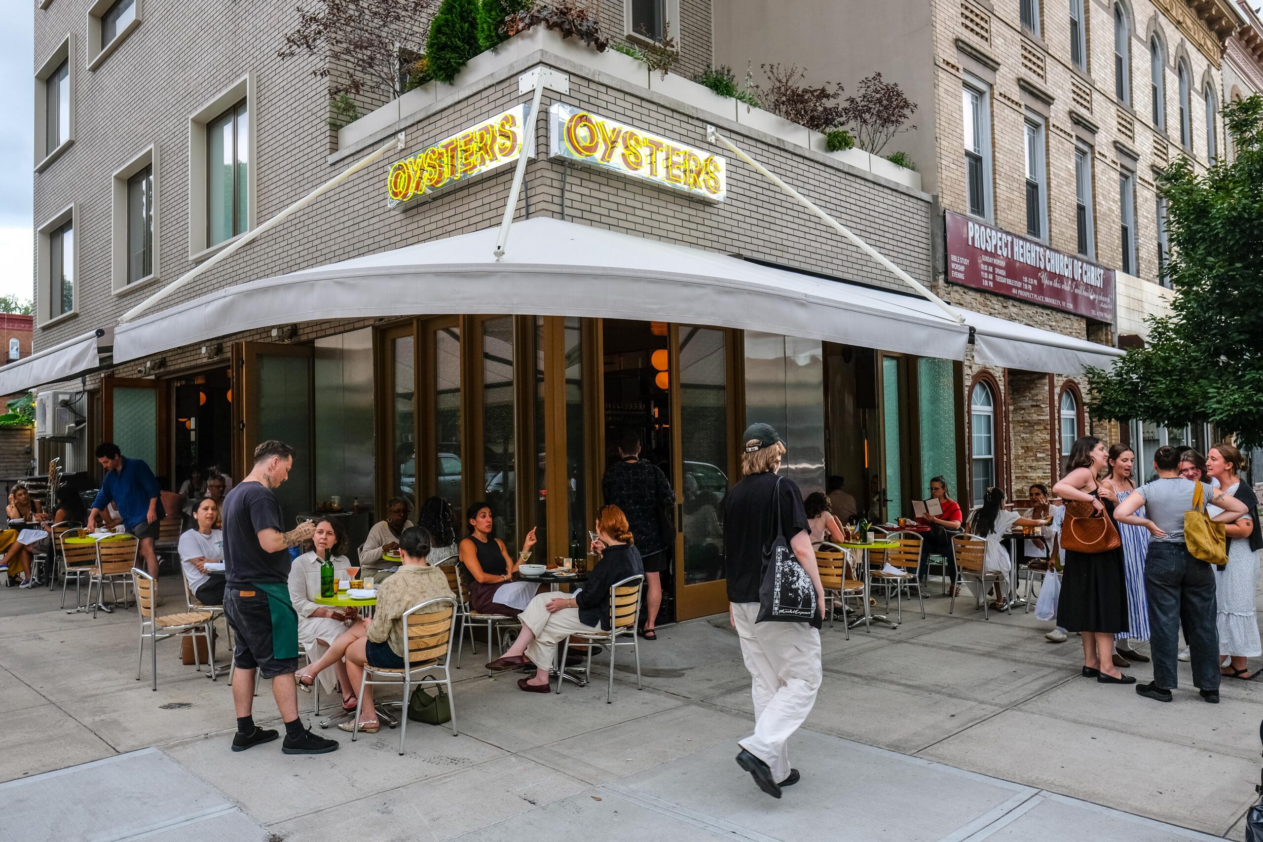 Zig Zag Puts a Friendly, Inviting Spin on the Classic Oyster Bar