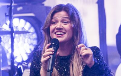 Kelly Clarkson performs during the Citi Concert Series on the "TODAY" Show at Rockefeller Plaza on May 6, 2025 in New York City
